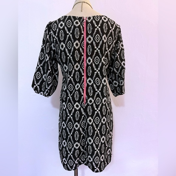 🔅NWOT🔅 Black + White Mini Dress w/ Neon Pink Zipper - Picture 3 of 4